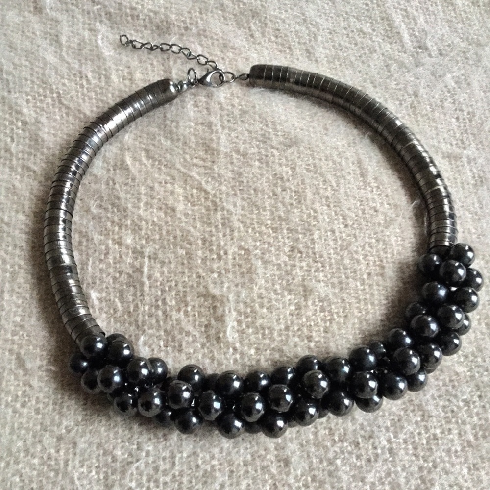 Metal Pearl Necklace